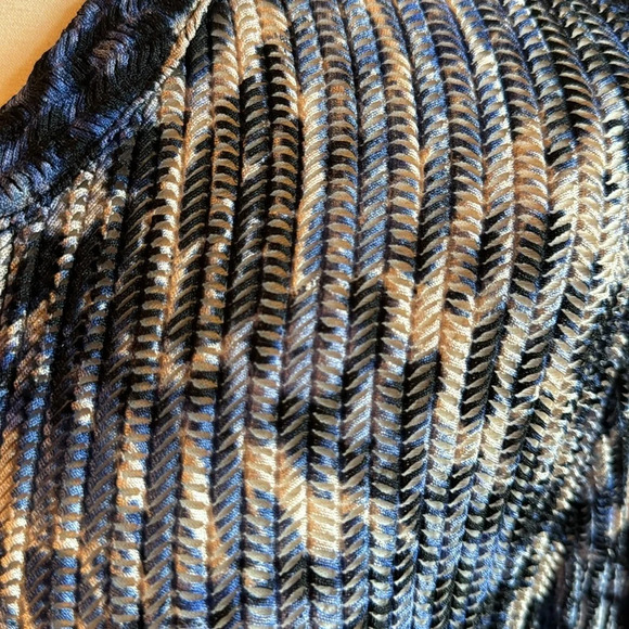 💄Chicos Traveler Collection button down Cardigan Size 2 💄 - Picture 5 of 9